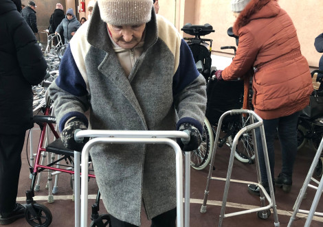 Засоби реабілітації від благодійників