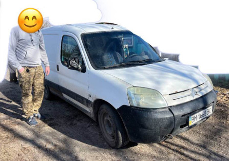Родина загиблого охтирського Героя передала автомобіль військовим