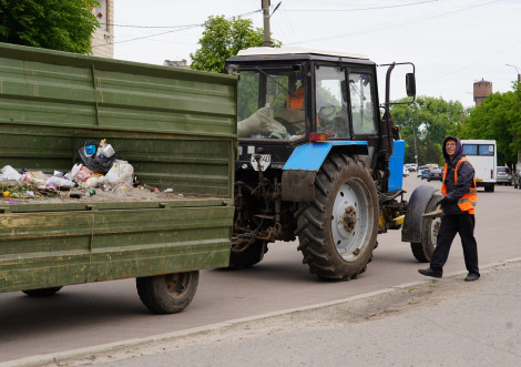 Комунальники Охтирки ведуть боротьбу з несанкціонованим сміттям