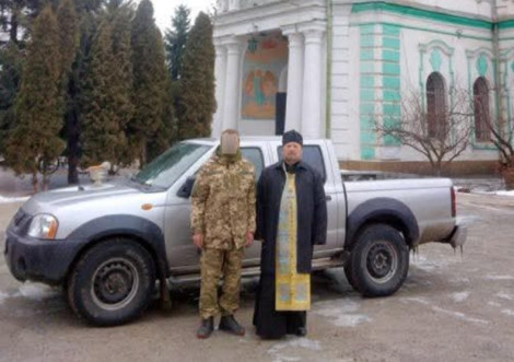 Громада Покровського собору передала евакуаційне авто для ЗСУ