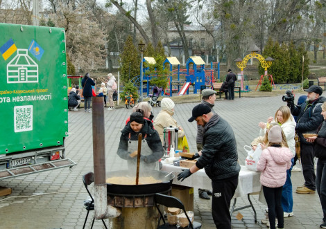 Кухня дружби пригостила охтирчан казахським пловом