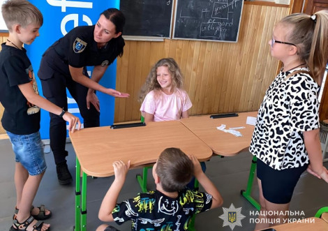 Поліцейські Охтирки навчали дітей надавати допомогу